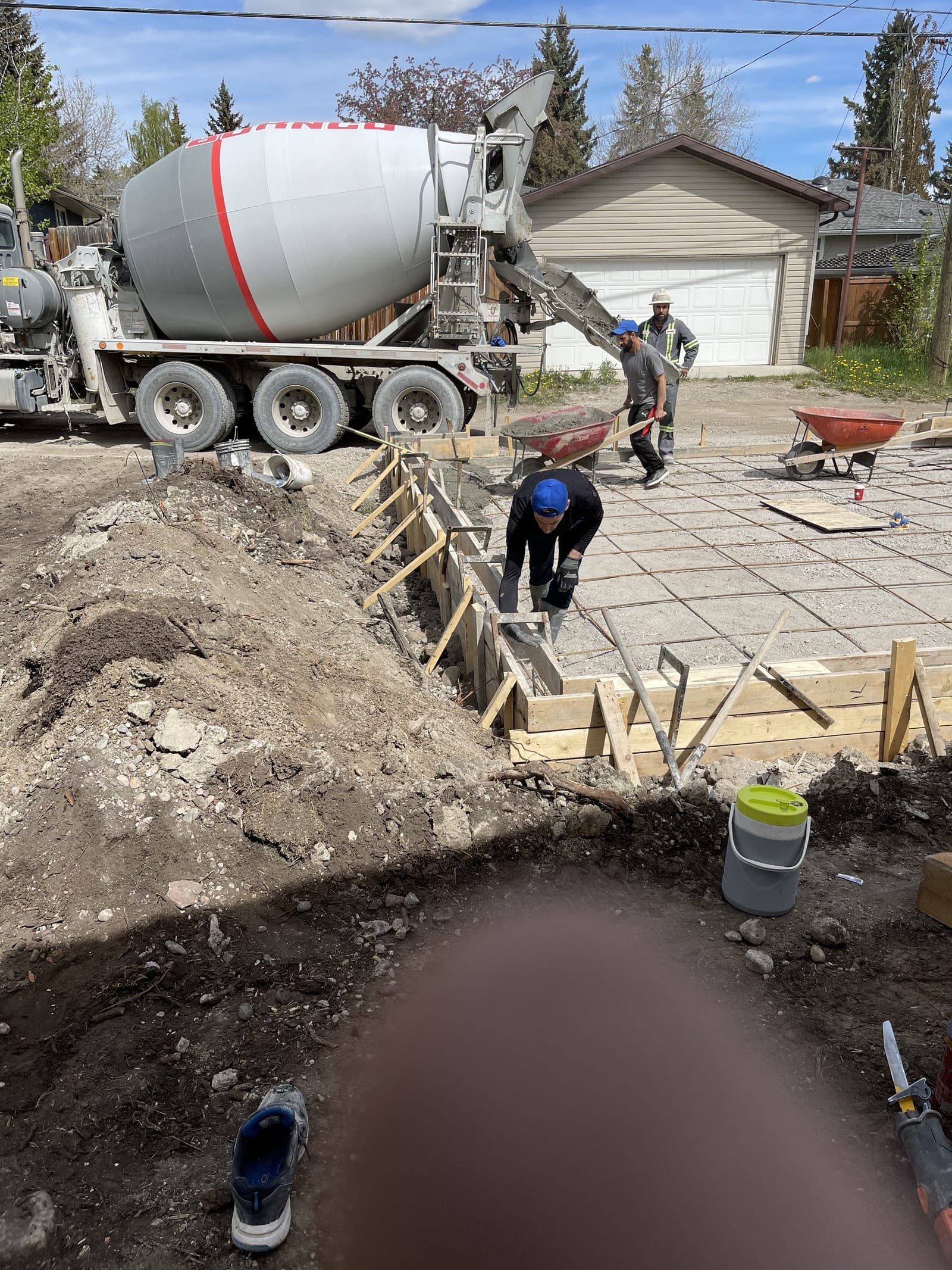 Garage Pad Pour — photo 2