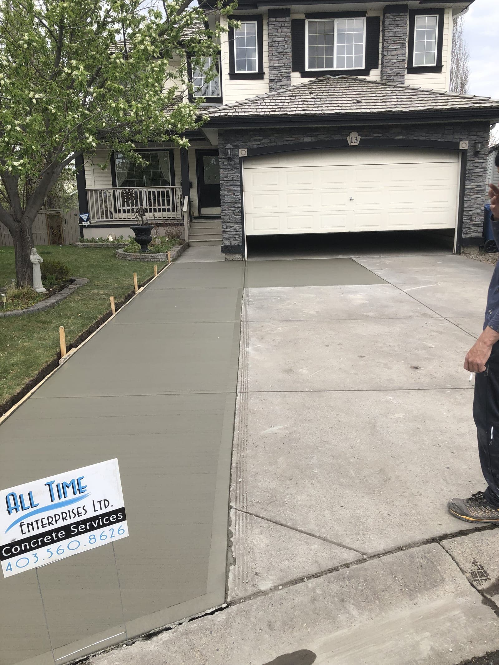 Driveway & Walkway Pour in Calgary